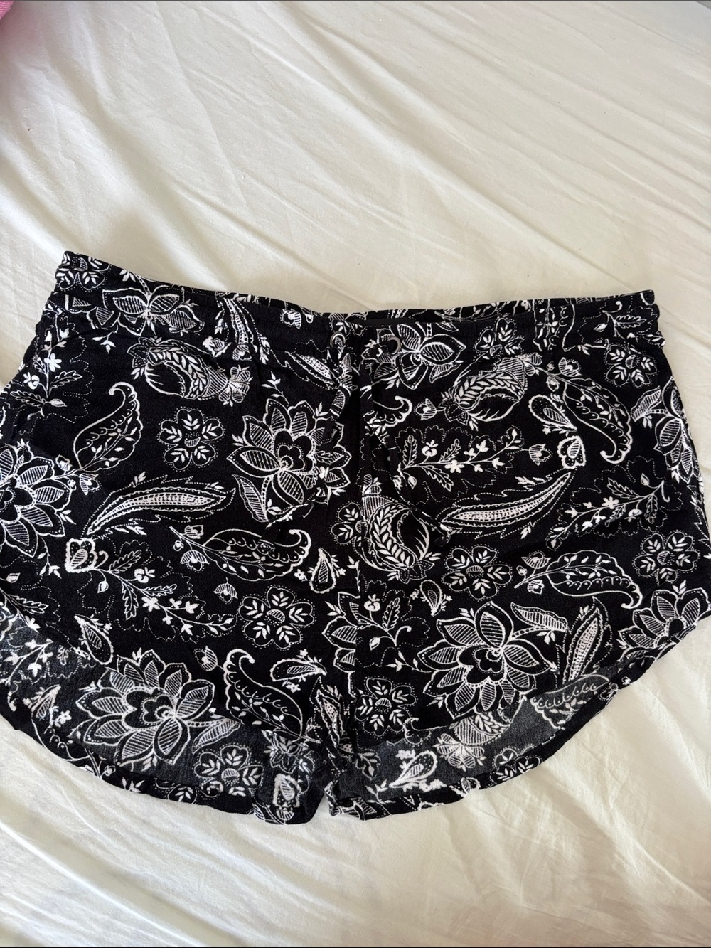 NWOT Black and White Paisley Floral Lounge Shorts